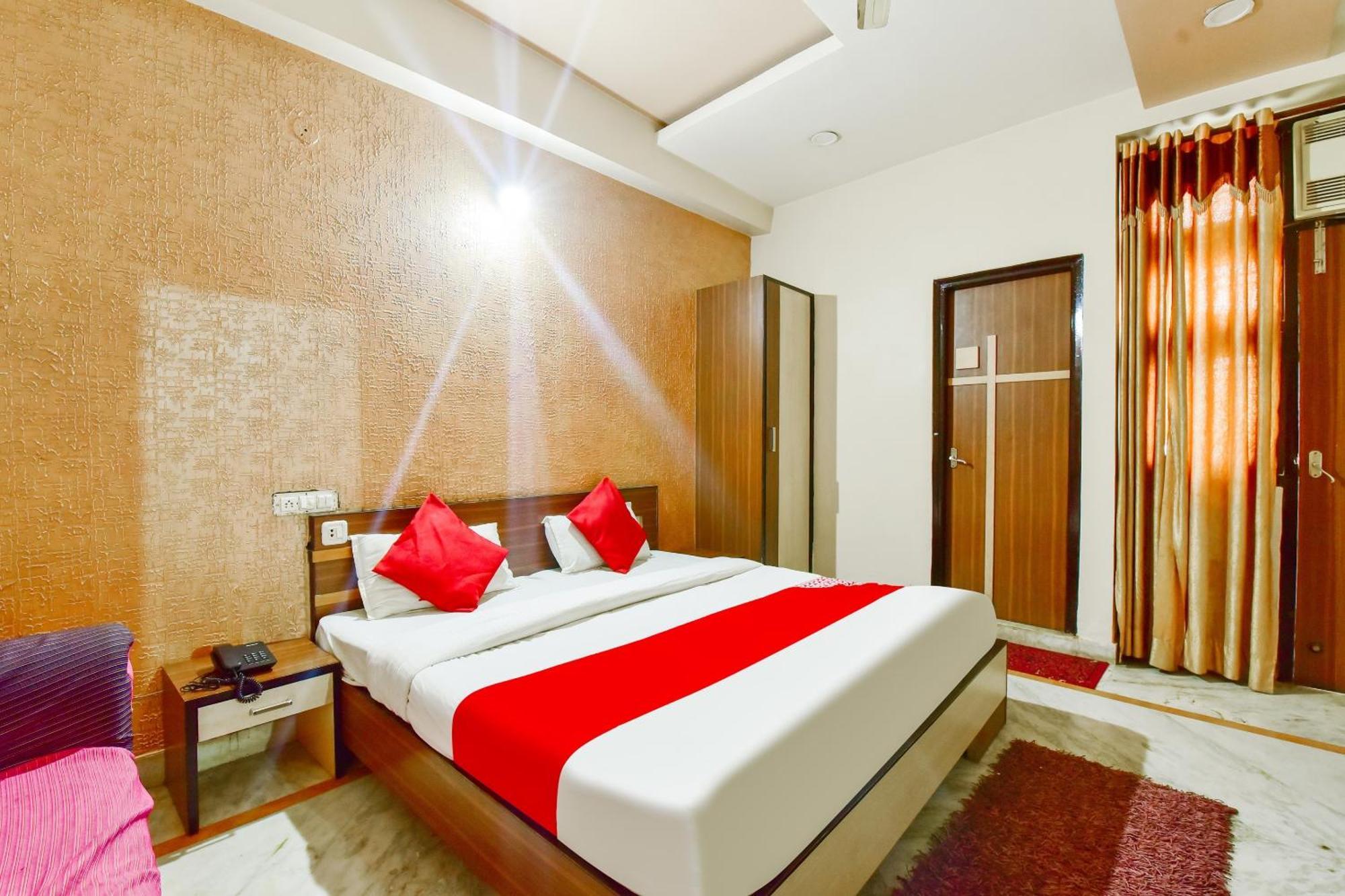 โอโย 74720 อาร์เอ็มจี สเตย์ Hotel อัจเมอร์ ภายนอก รูปภาพ